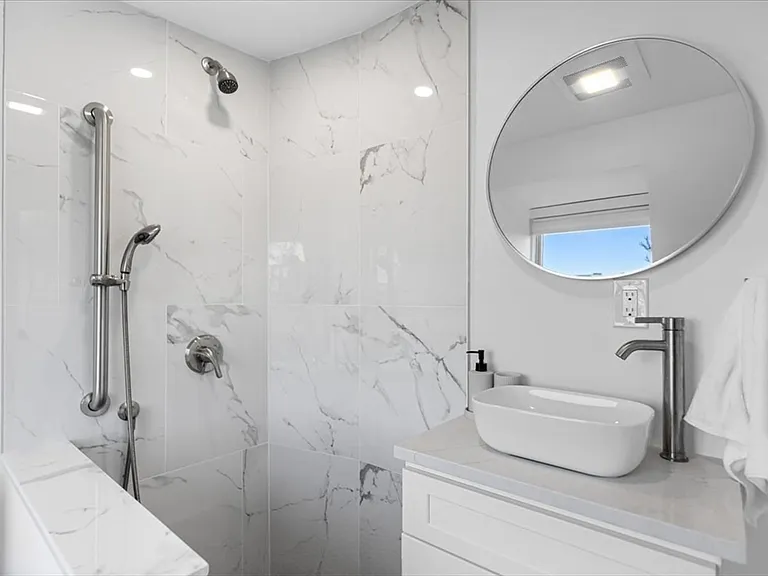 6 Goodwin Pl #4 — Photo 16