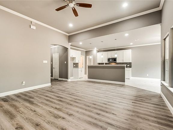 4th image of 2331 Wolcott Dr