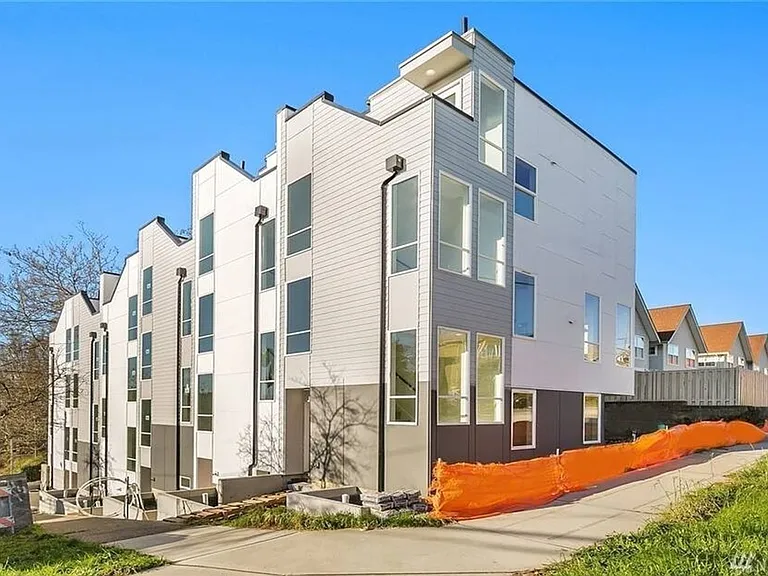 2214 S Charles St — Photo 1