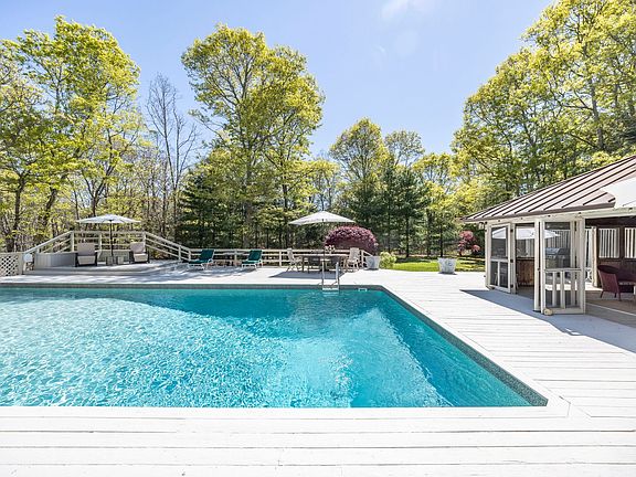 4th image of 11 Sandown Ct