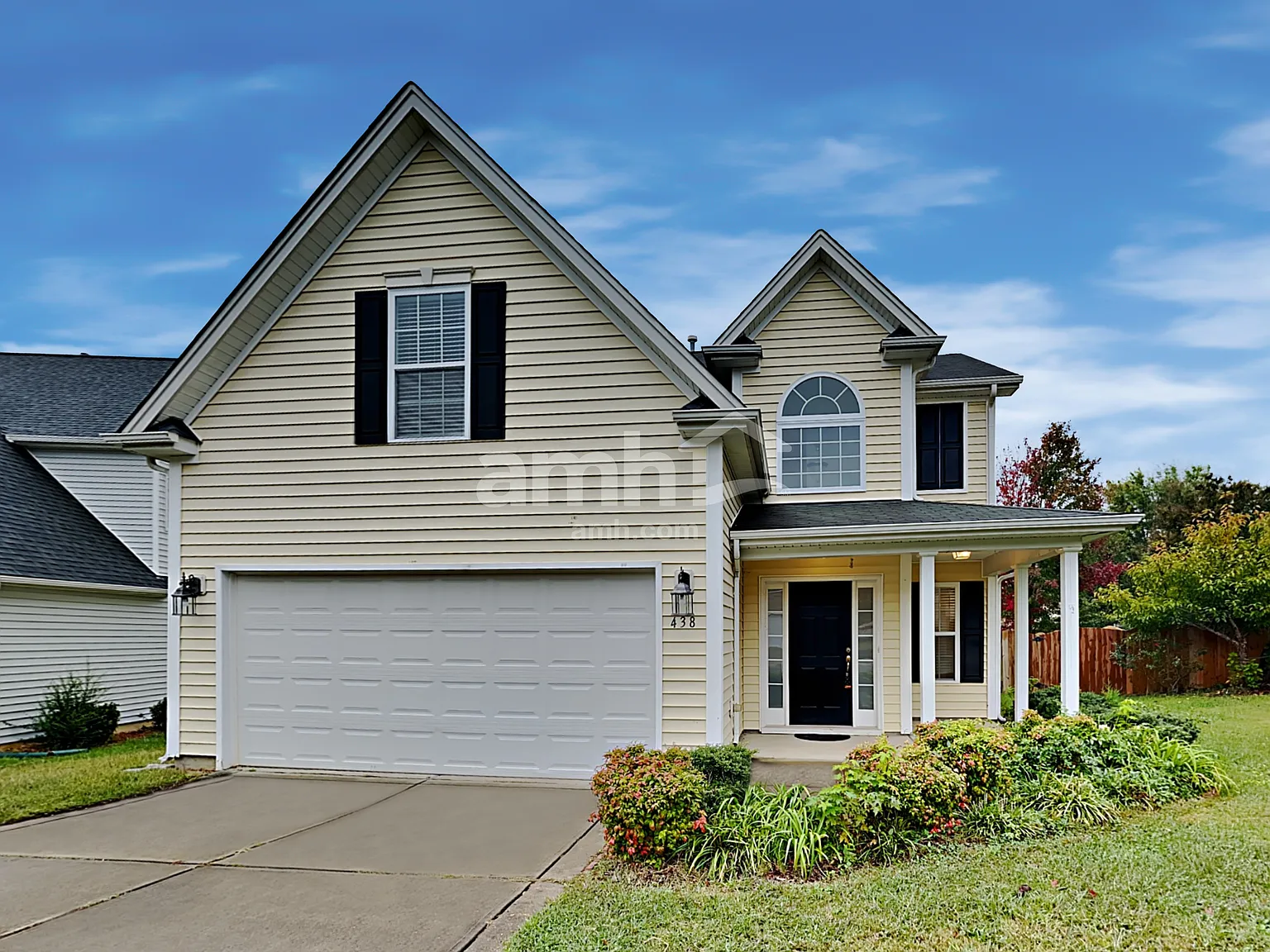 4 bed, 2.5 bath, 1826 sqft, $2,155 — Photo 1