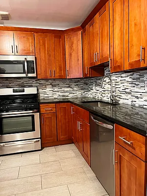 Rented by Prime Realty | media 19