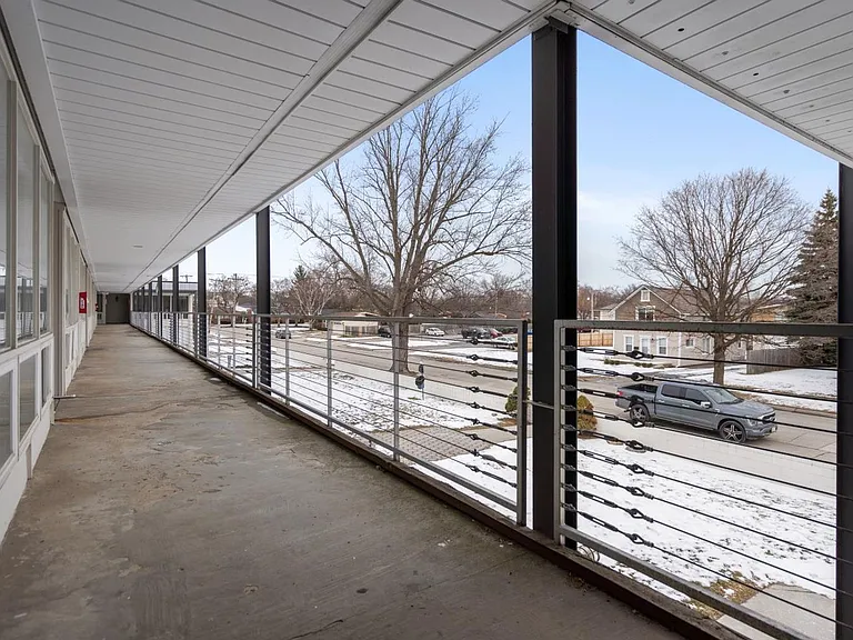 Altitude Apartments East — Photo 40