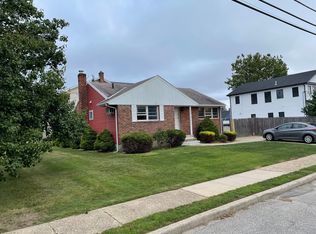 80 S 1st St, Bethpage, NY 11714