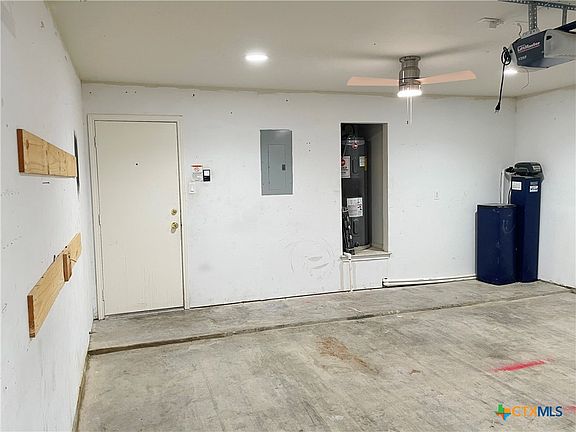 4th image of 2706 Haven Dr