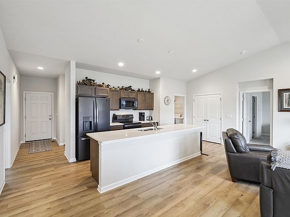 3rd image of 1143 Tuscany Dr SE