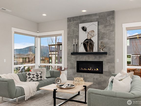 5th image of 508 Glacier Peak Drive NW