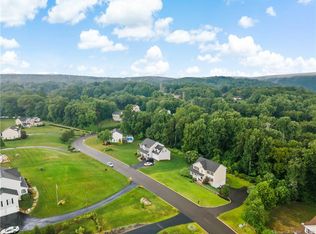 33 Fox Hunt Rd, Shelton, CT 06484