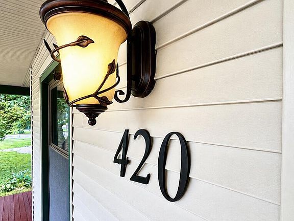 4th image of 420 E Henry St