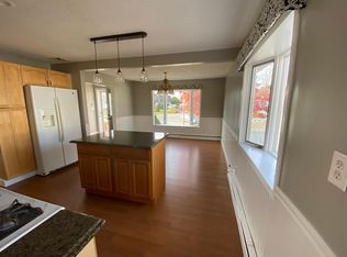 11 Katie Ct, Lake Grove, NY 11755
