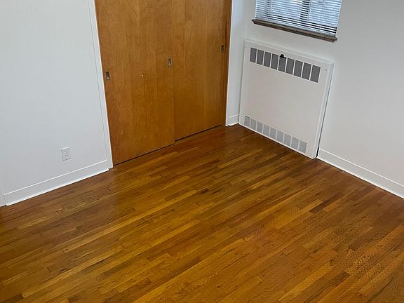 4th image of 421 5th St W #10
