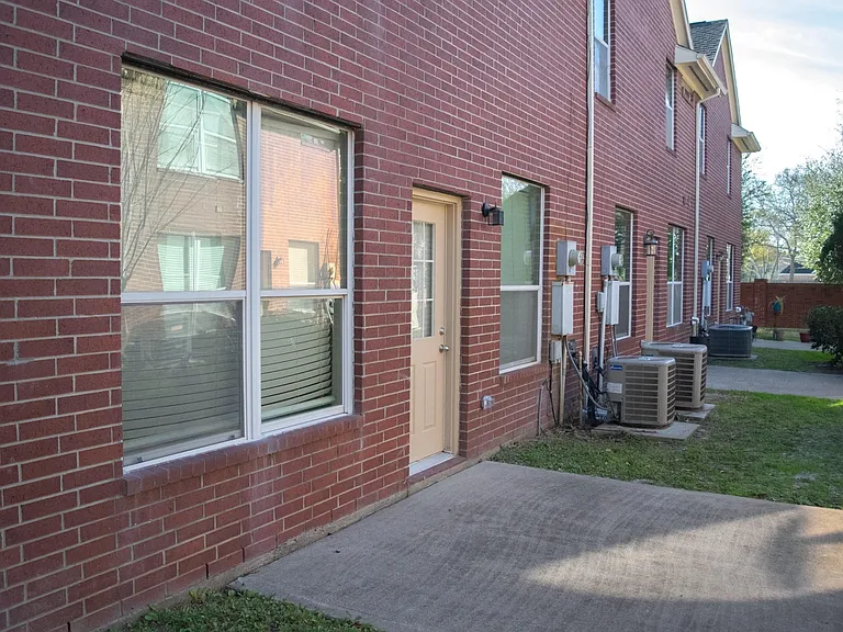 9224 Rodney Ray Blvd #18 — Photo 13