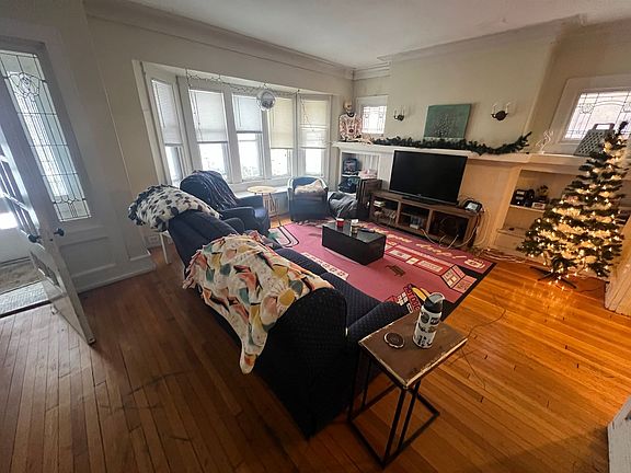2nd image of 3041-43 N Farwell Ave #38d3f12d5