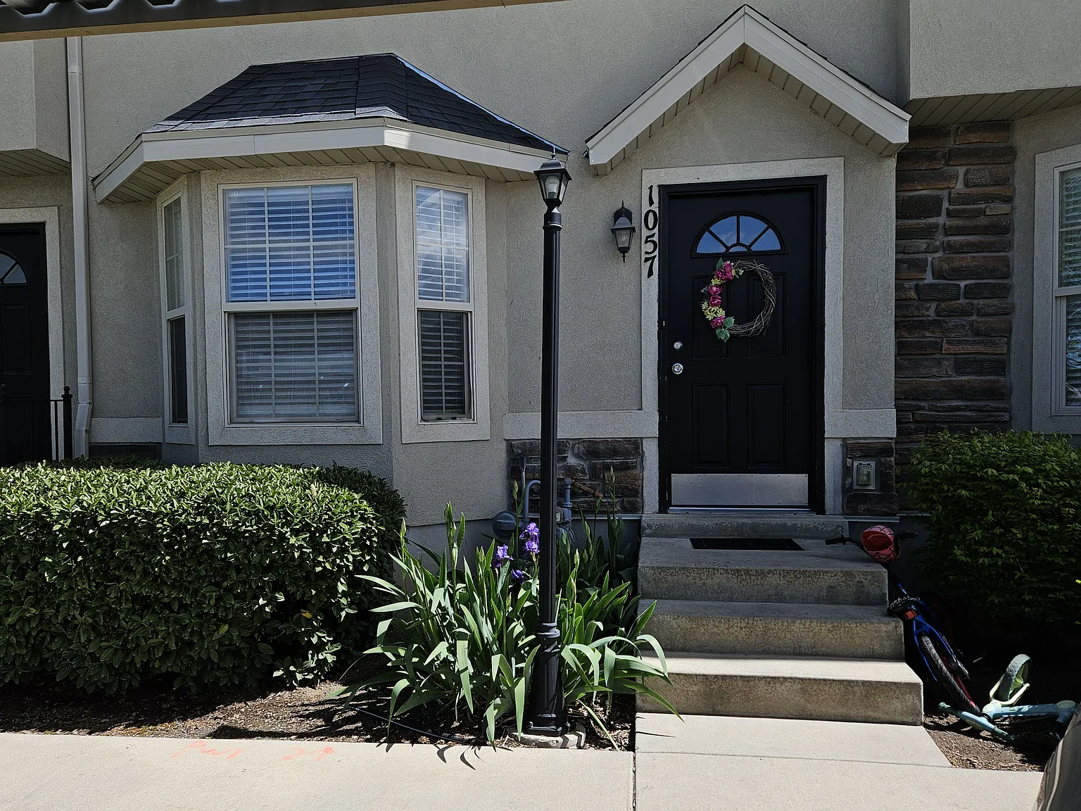 3 bed, 1.5 bath, 1254 sqft, $1,995 — Photo 1