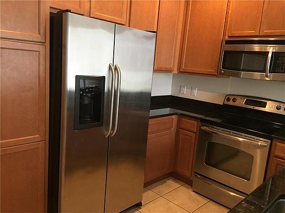 5th image of 1056 La Mirada Ct