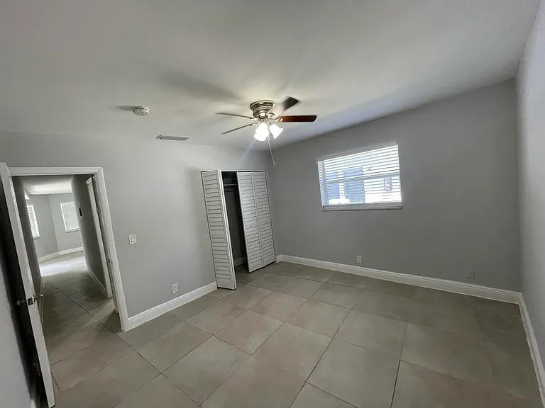 921 SW 10th Dr #3 — Photo 7