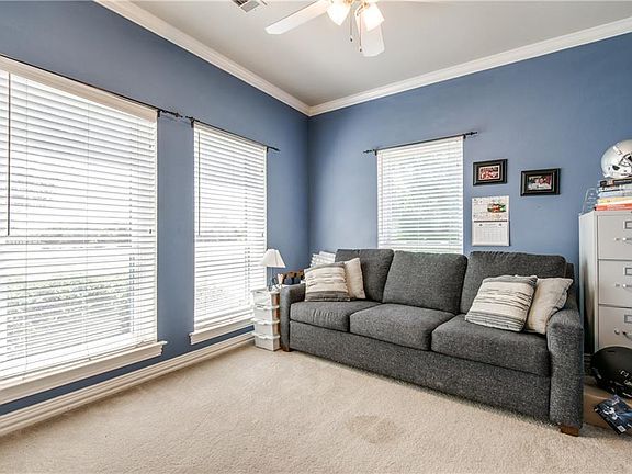 5th image of 6589 Oak Hill Ln