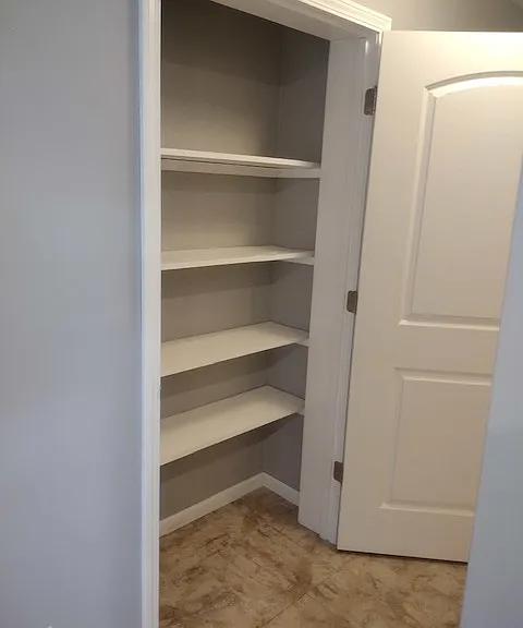 915 N Riverside Dr #1 — Photo 5
