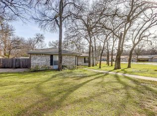 612 Melbourne Ct, Hurst, TX 76053