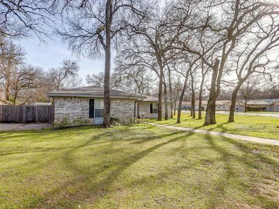 612 Melbourne Ct, Hurst, TX, 76053