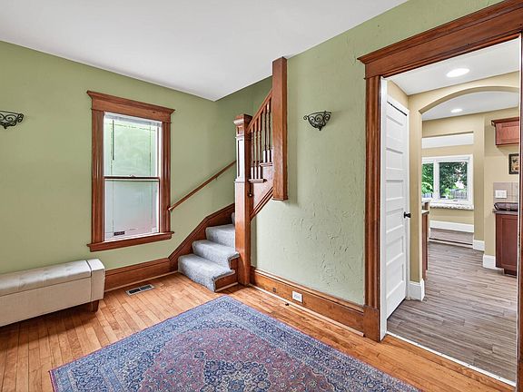 5th image of 3610 Dupont Ave N