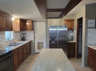 4905 26th St, Dickinson, TX 77539