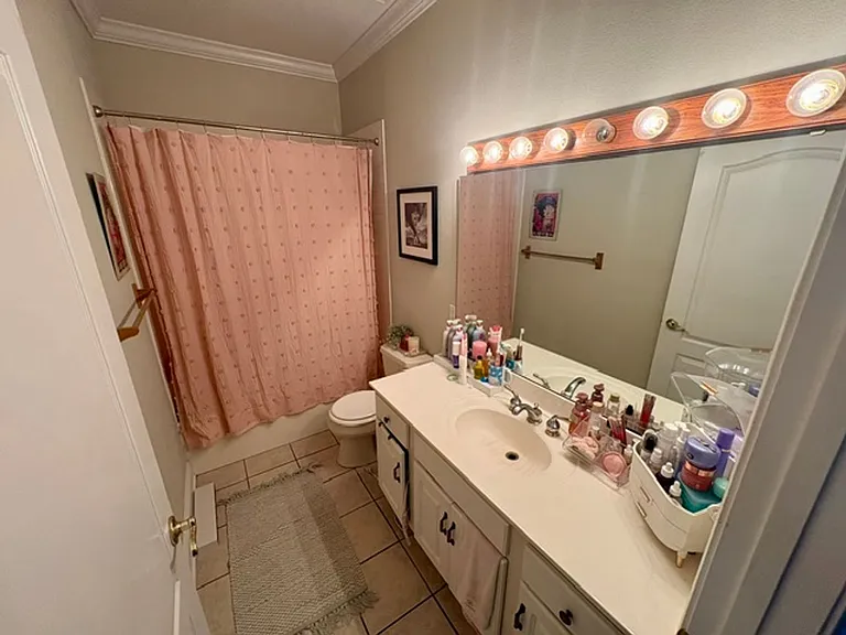 1729 Pine Ave — Photo 13
