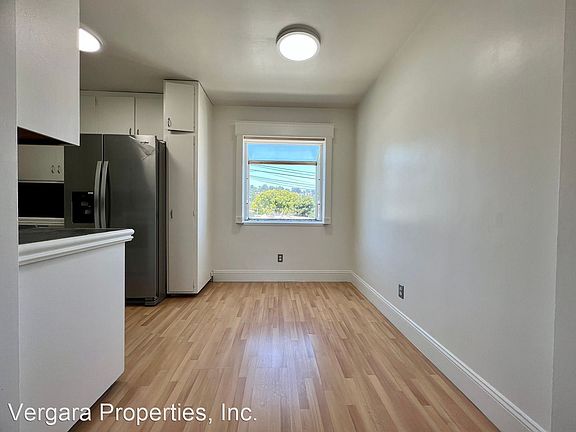5th image of 24457 Madison St