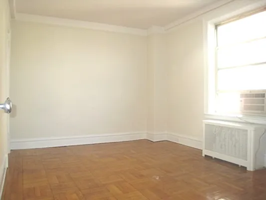 Rented by Metropolitan Equities | media 27