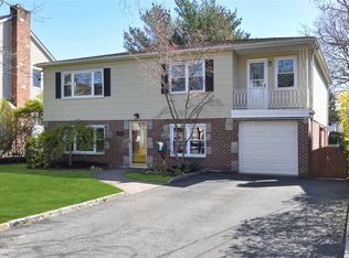 6 Dunes Ln FLOOR 1, Pt Washington, NY 11050