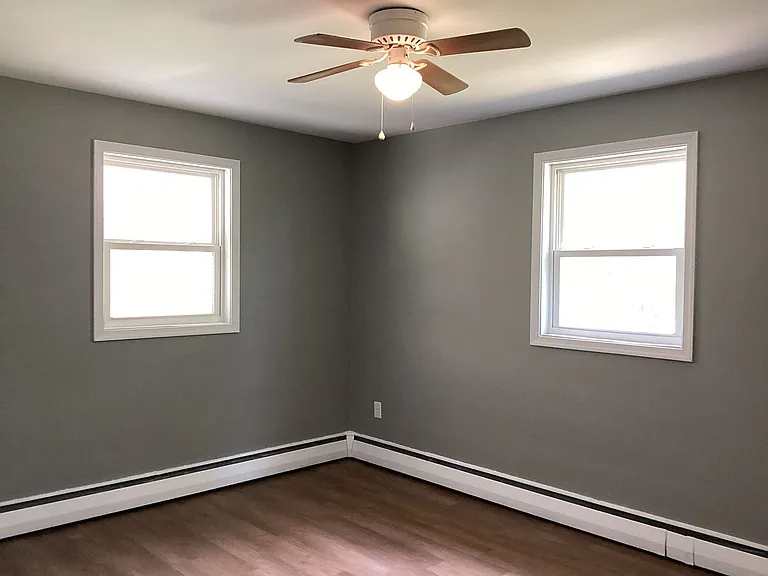 320 Landis Ave — Photo 9