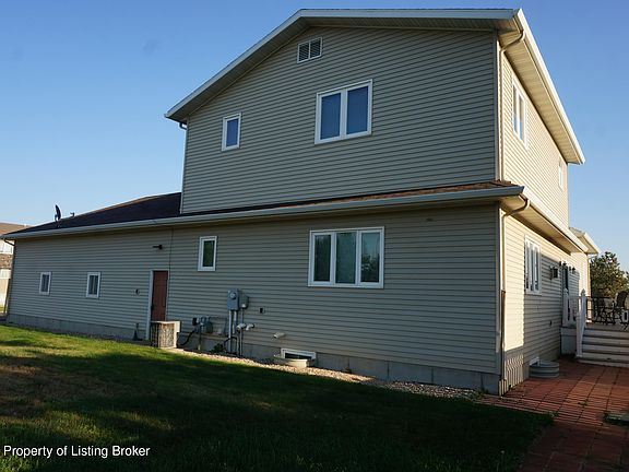 5th image of 712 20th St W