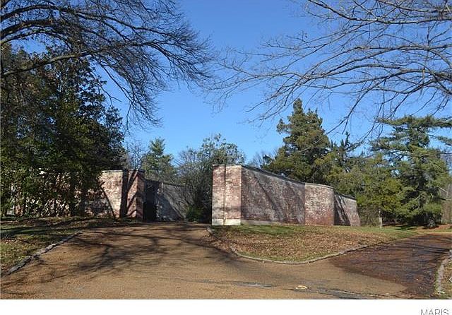 1st image of 3 Old Ladue Dr