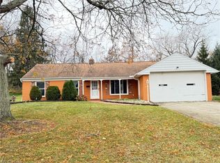 678 Meadowlane Dr, Richmond Heights, OH 44143