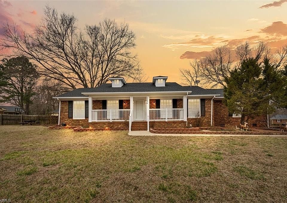 1st image of 2436 Hillford Dr