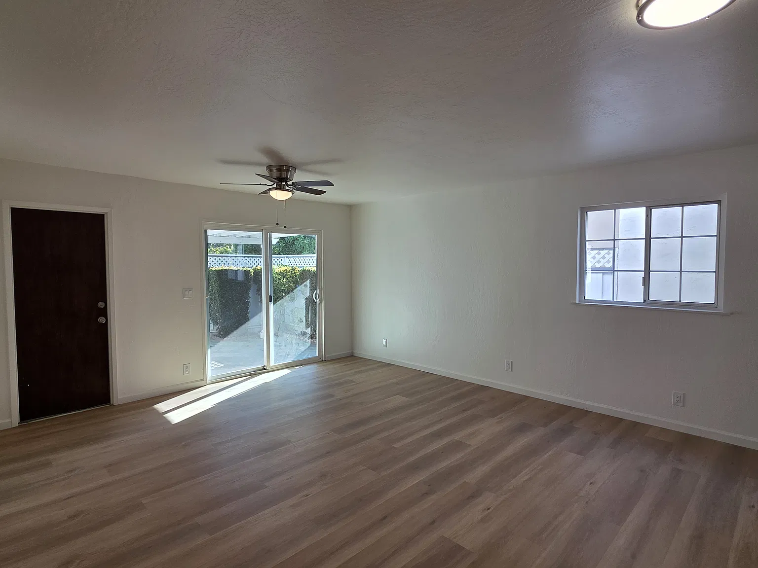 5 bed, 1518 sqft, $4,700 — Photo 3