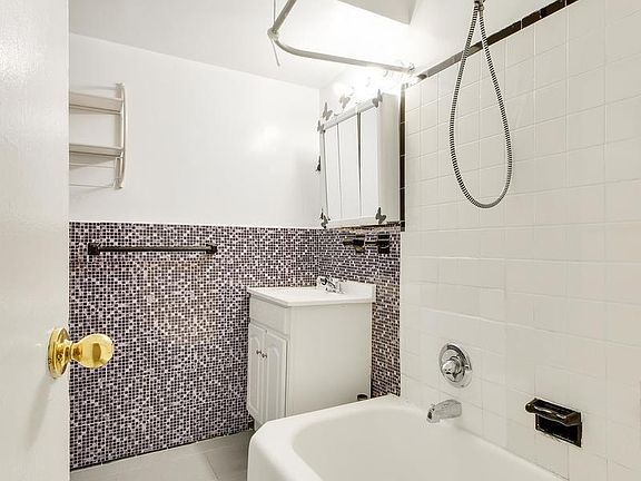 3rd image of 10212 65th Ave #B34