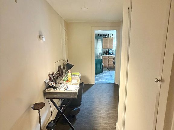 5th image of 503 Budd St