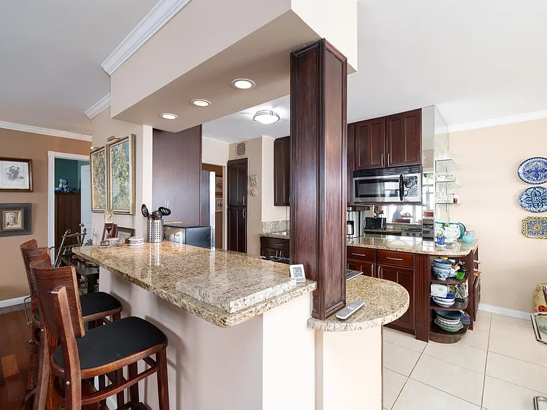 6040 Boulevard East #23 — Photo 9