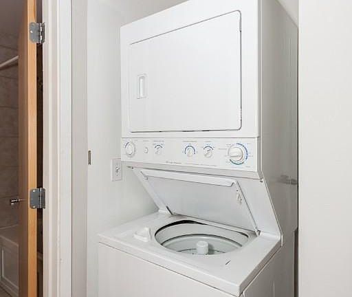 3rd image of 630 N Franklin St APT 404
