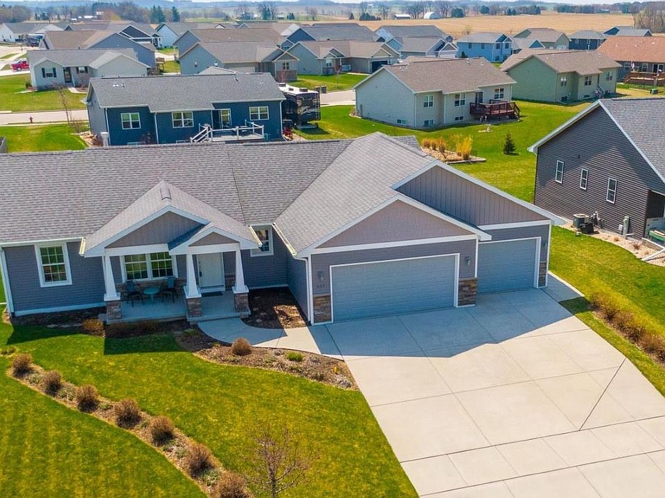 1st image of 647 Badger Dr