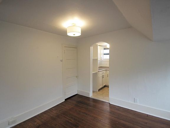 5th image of 426 S Trenton Ave #3
