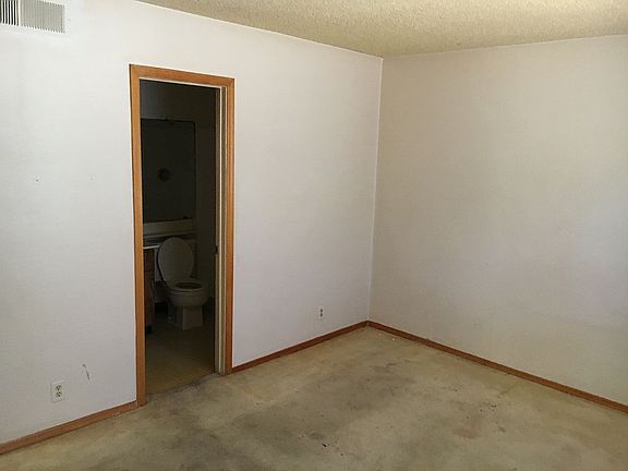 5th image of 1323 N 84th Pl