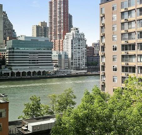 2nd image of 555 Main St APT 1402