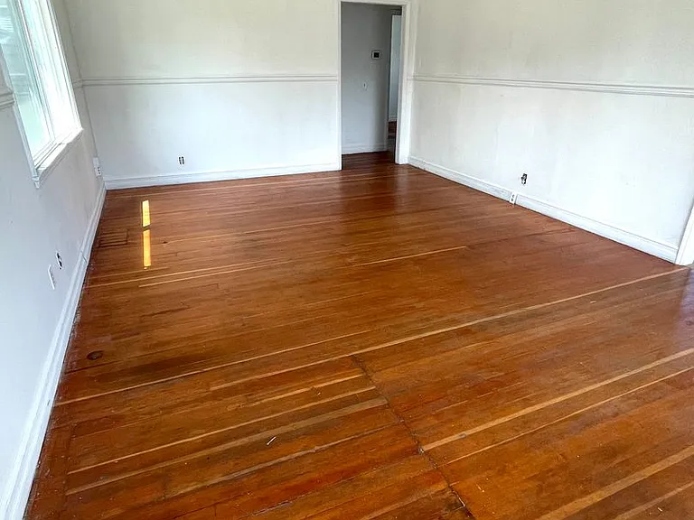 703 Winslow Ave — Photo 3