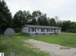 6130 Oakwood Dr, Elwell, MI 48832