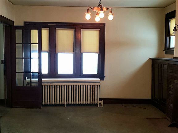 2nd image of 520 N Lowell St