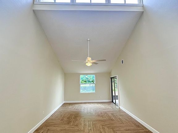 3rd image of 1225 Saint Andrews Dr