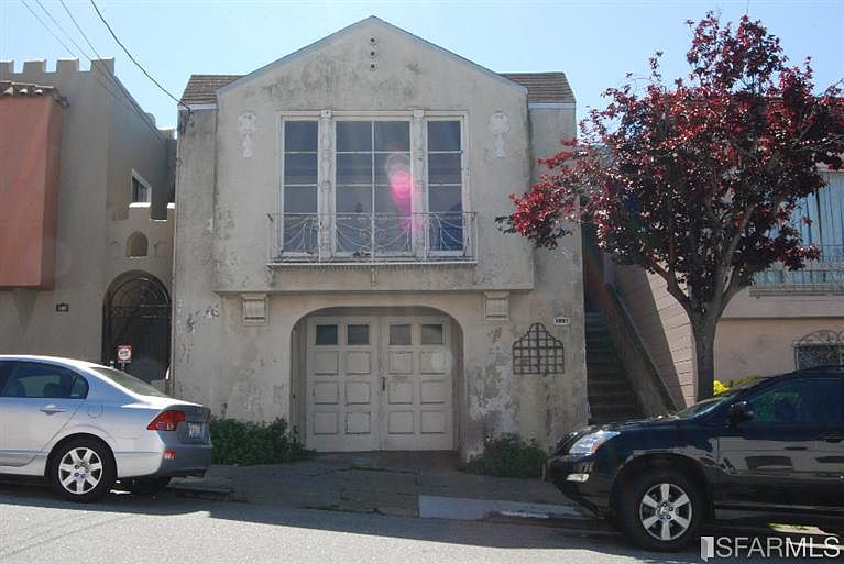 1st image of 139 Tingley St