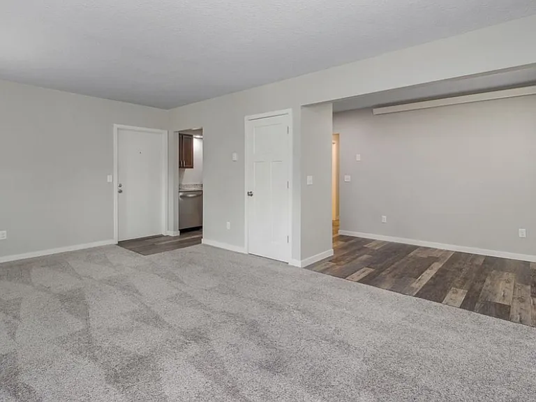 306 4th Ave NW #2 — Photo 7